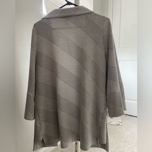 Shawl - Picture 2 of 3